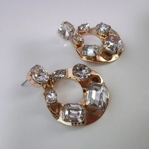 NEW Golden Multi Stone Embellished Crushed Metal Dangle Earrings - Picture 6 of 8